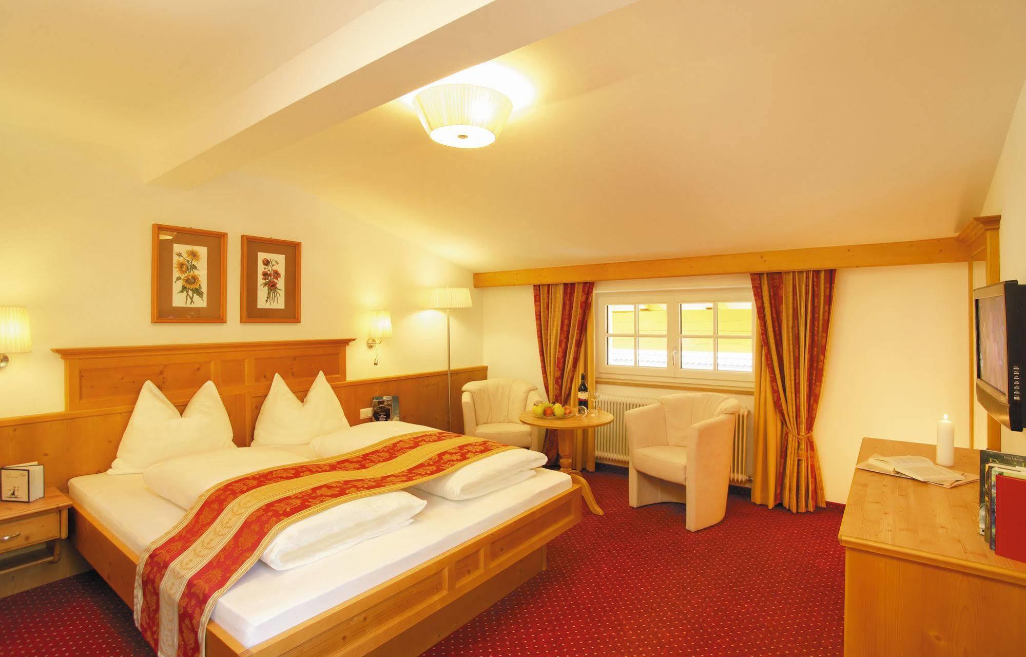 Alpenherz Hotel Garni 겔로스 외부 사진